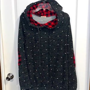 Women’s long sleeve hooded top